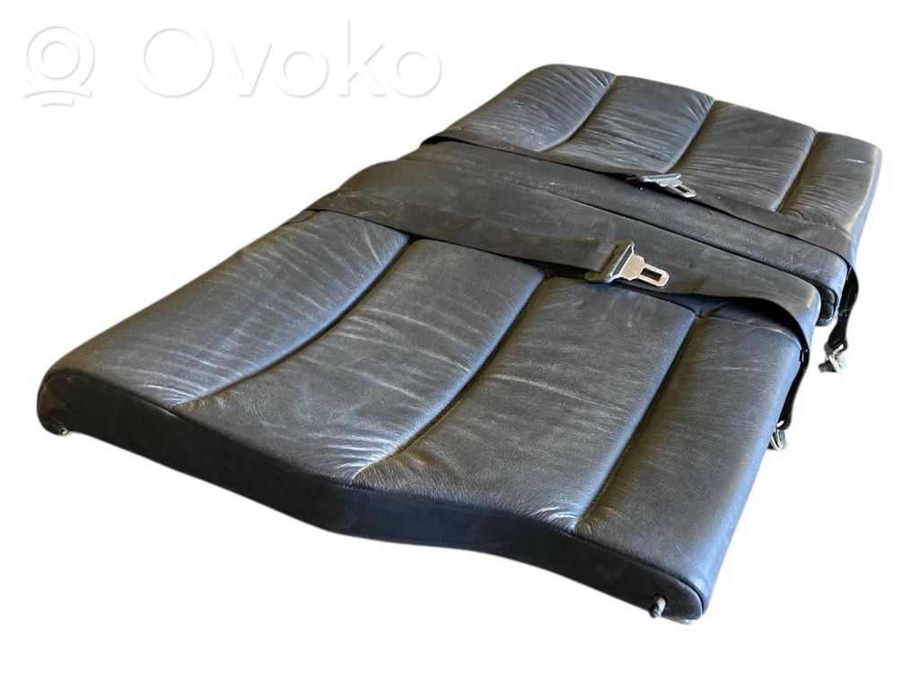 Aizmugurējais sēdeklis