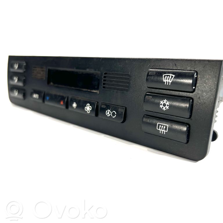 Air conditioning / climate control / interior heating control unit (in the passenger compartment)