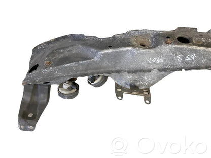 Priekšpusē bampera sija / balka