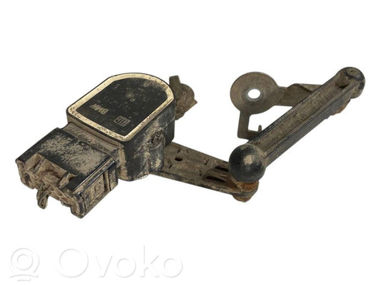 Augstuma sensors (priekšējo lukturu)