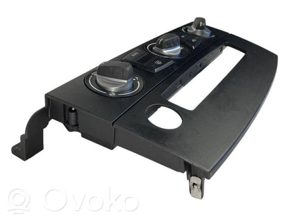 Gaisa kondicioniera / klimata kontroles / salona apsildes vadības bloks (salonā)