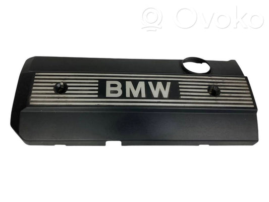 Dzinēja pārsegs (dekoratīva apdare)