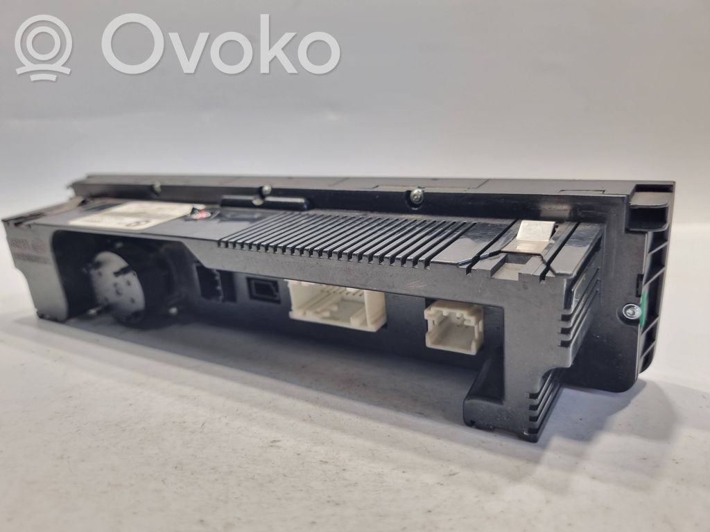 Air conditioning / climate control / interior heating control unit (in the passenger compartment)