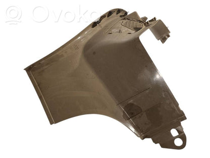 (D) statņa dekoratīvā apdare (apakšdaļa)