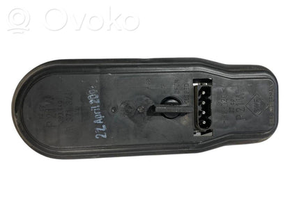 Rear lamp cover holder