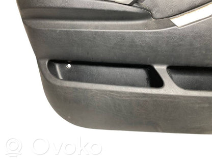 Priekšējo durvju apdare