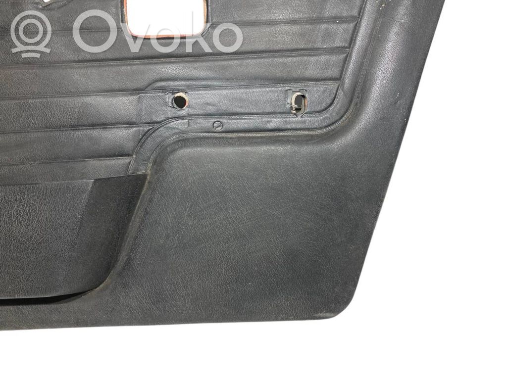 Priekšējo durvju apdare