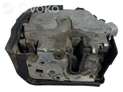 Aizmugurē slēdzene