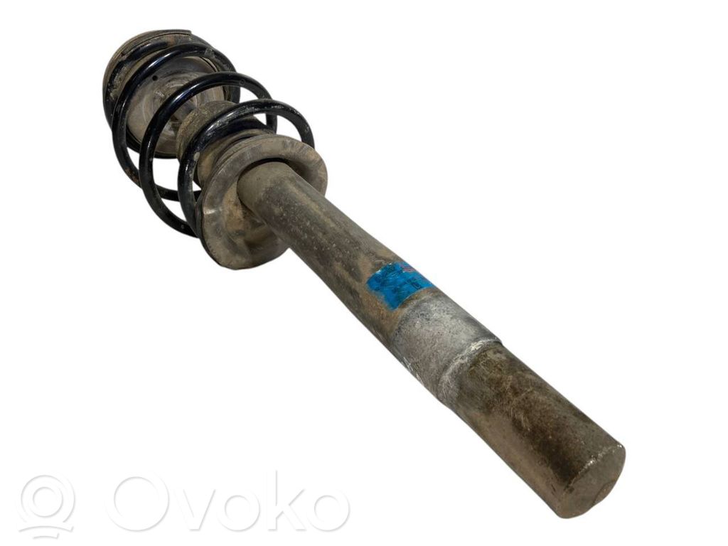 Priekšpusē amortizators ar atsperi