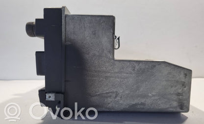 Radio / CD/DVD atskaņotājs / navigācija