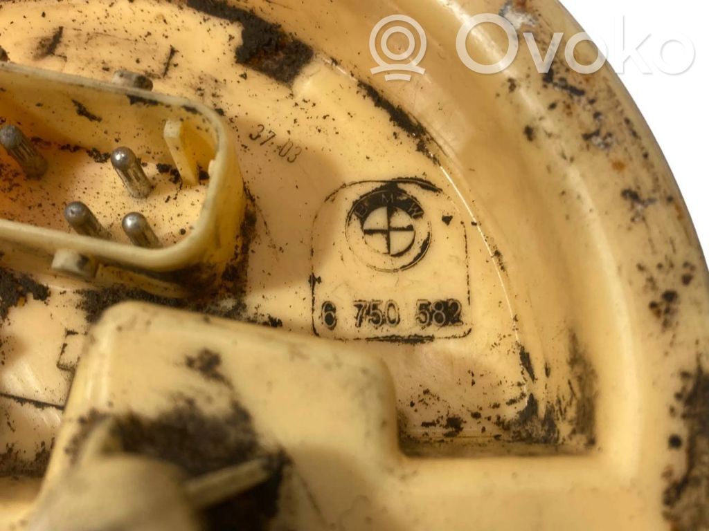 Fuel pump (in the fuel tank)