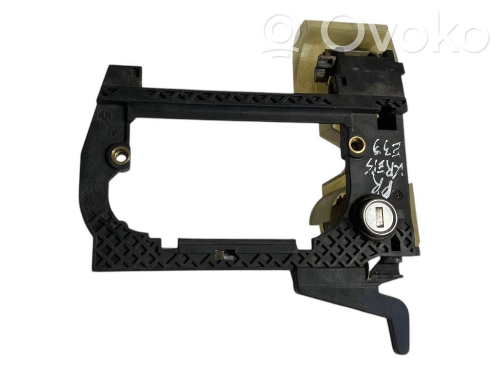 Holder/bracket for external opening handle at the front