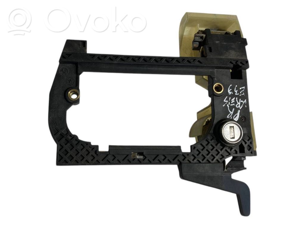 Holder/bracket for external opening handle at the front