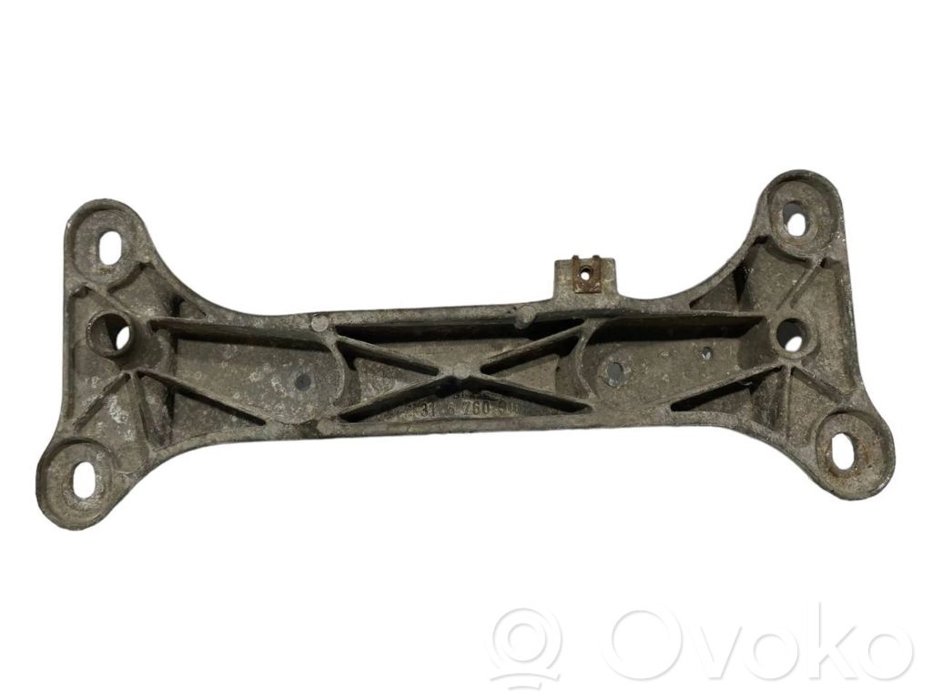 Transmission mounting bracket