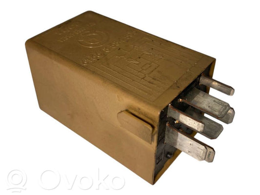 Window wiper relay