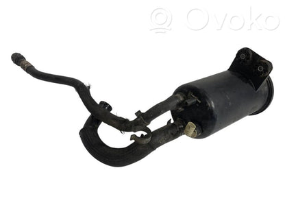 Stūres pastiprinātāja šķidruma tvertne