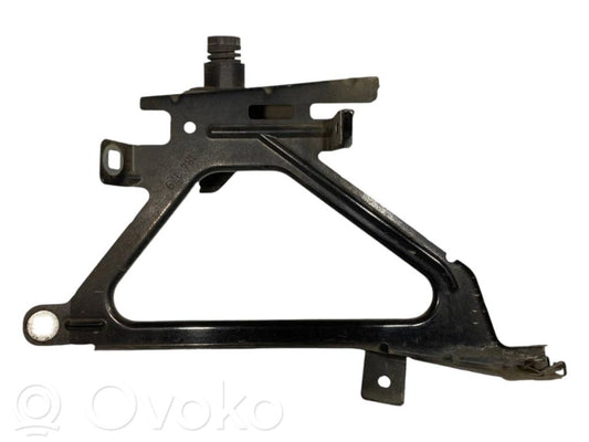 Fender mounting