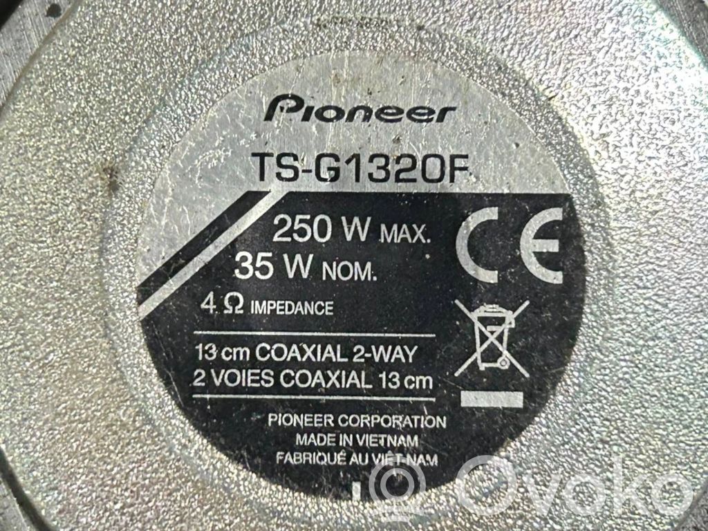 Skaļrunis (-i) priekšējās durvīs