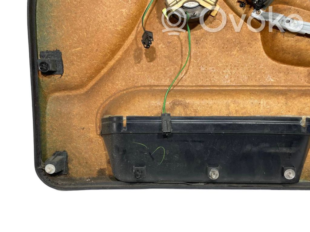 Priekšējo durvju apdare