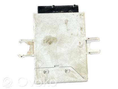 Piekabes āķa vadības bloks