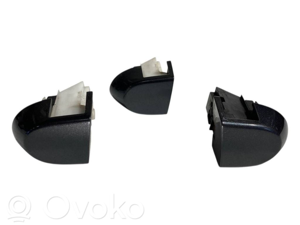 Priekšējo durvju roktura apgaismojums (ārpusē)