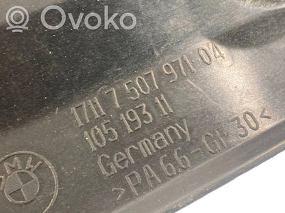 Radiatoru paneļa augšējā daļa (televizors)