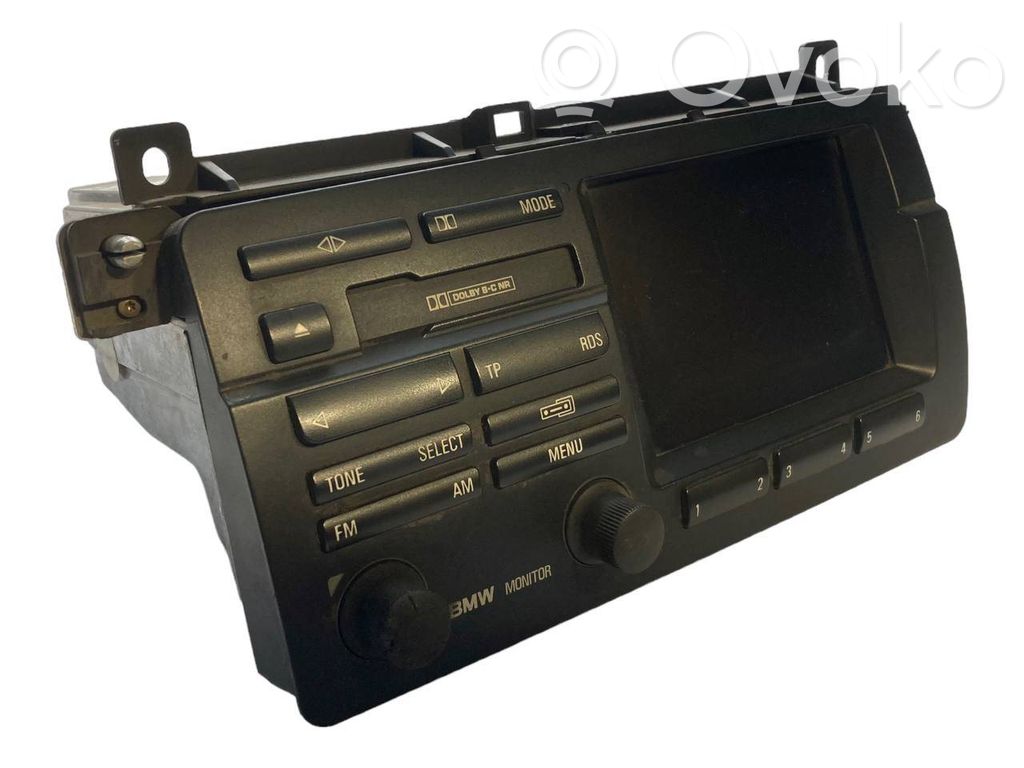 Radio / CD/DVD atskaņotājs / navigācija