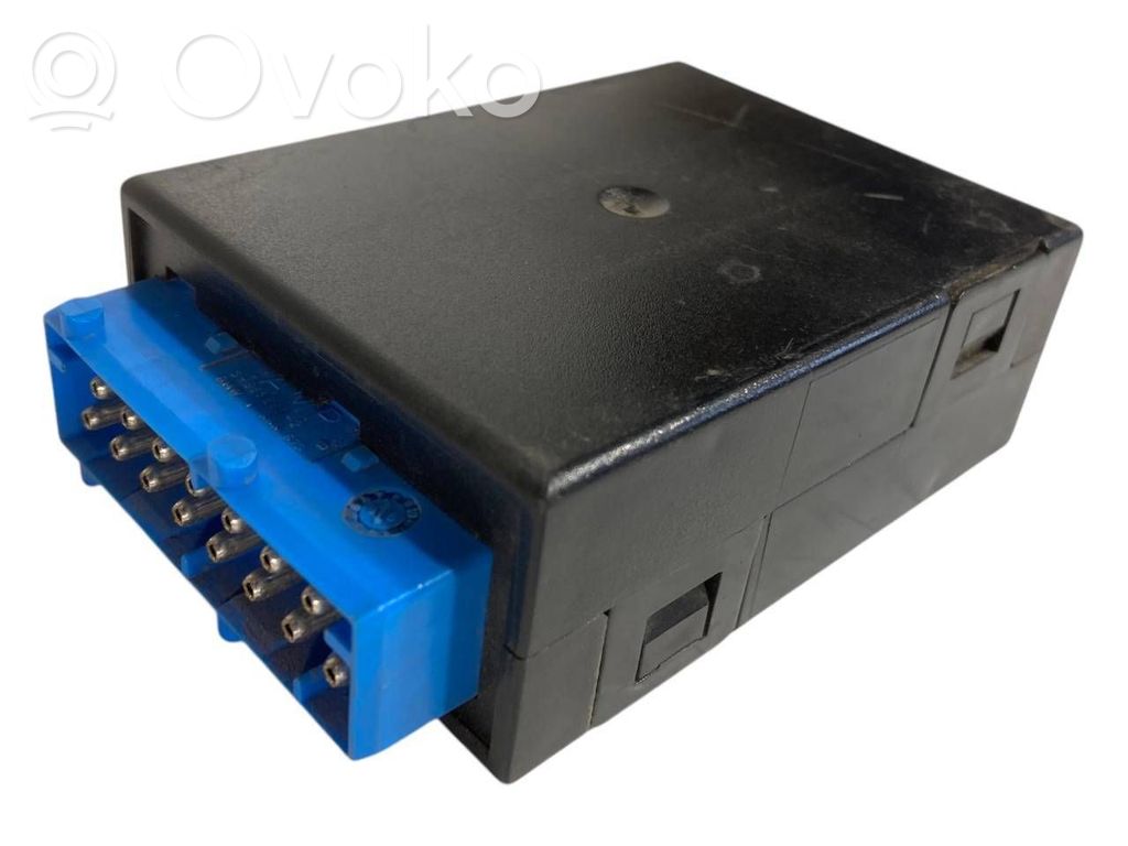 Logu tīrītāju relejs