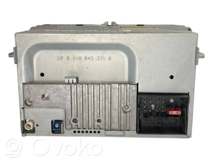 Radio / CD/DVD atskaņotājs / navigācija