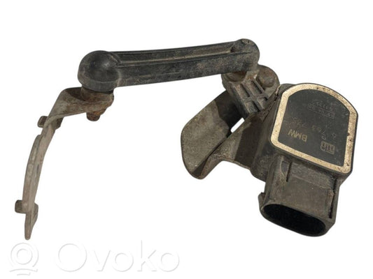 Augstuma sensors (priekšējo lukturu)