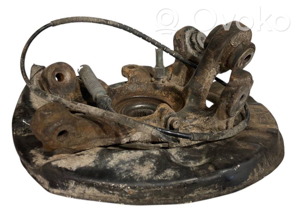 Aizmugurē riteņa rumbas vārpstas šarnīrs (stupica, capfa)