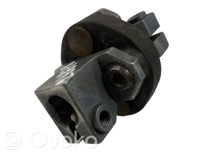 Stūresrata ass krustsavienojums