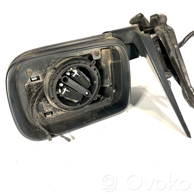 Mirror (electrically controlled)