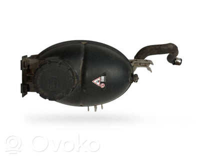 Dzesēšanas šķidruma izplešanās tvertne