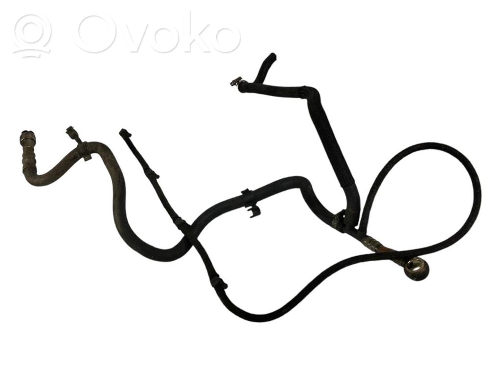 Degvielas caurulīte (-es)