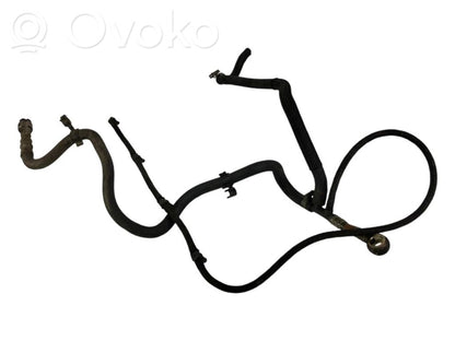 Degvielas caurulīte (-es)