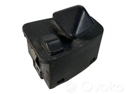 Side mirror switch
