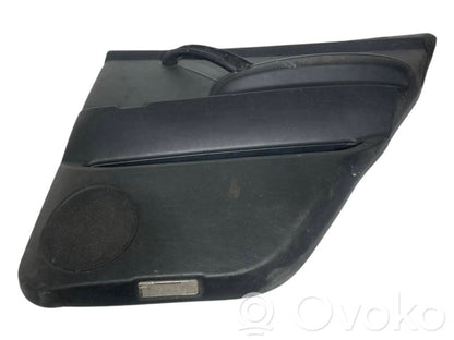 Apšuvums aizmugurējām durvīm