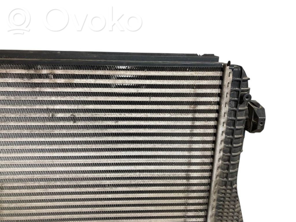 Starpdzesētāja radiators