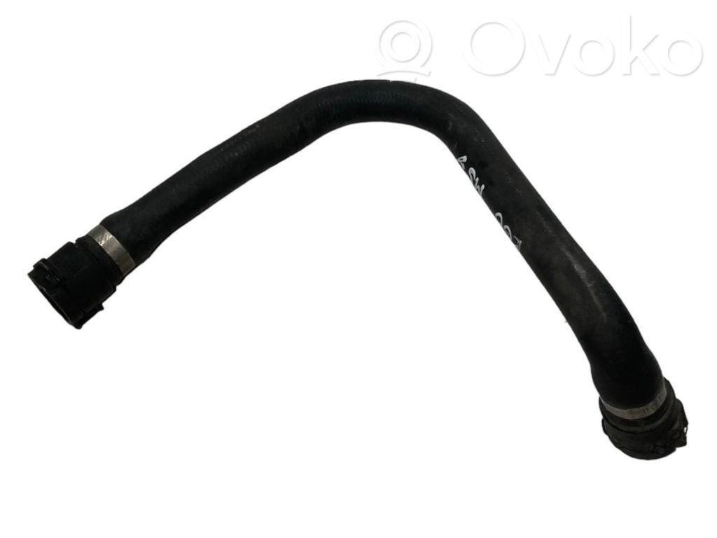 Caurulīte (-es) / šļūtene (-es)