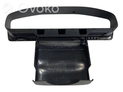 Instrumentu paneļa dekoratīvā apdare