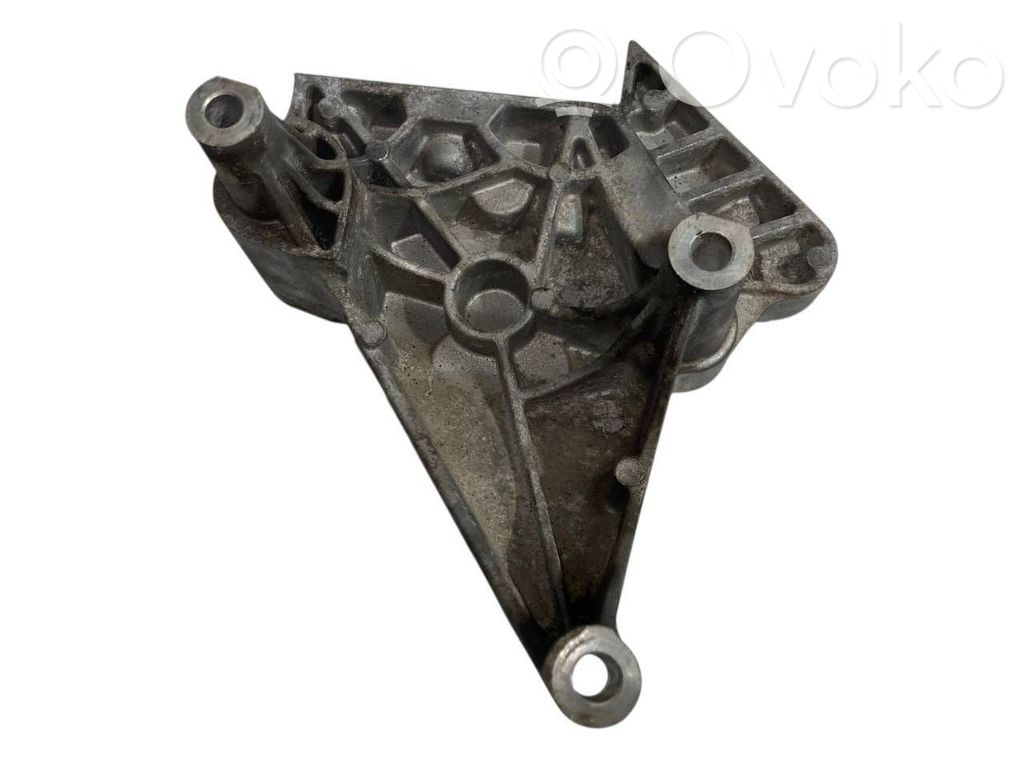 Dzinēja nostiprināšanas stiprinājums-kronšteins