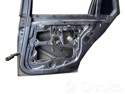 Aizmugurējās durvis