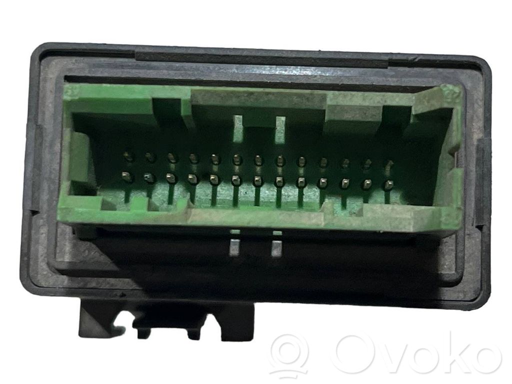 Logu tīrītāju relejs