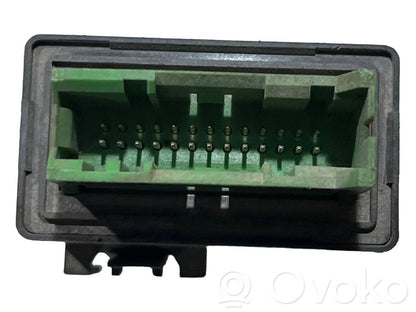 Logu tīrītāju relejs