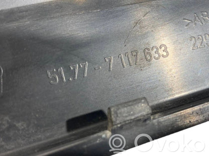 Priekšējā sliekšņa dekoratīvā apdare (iekšējā)