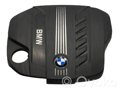 Dzinēja pārsegs (dekoratīva apdare)