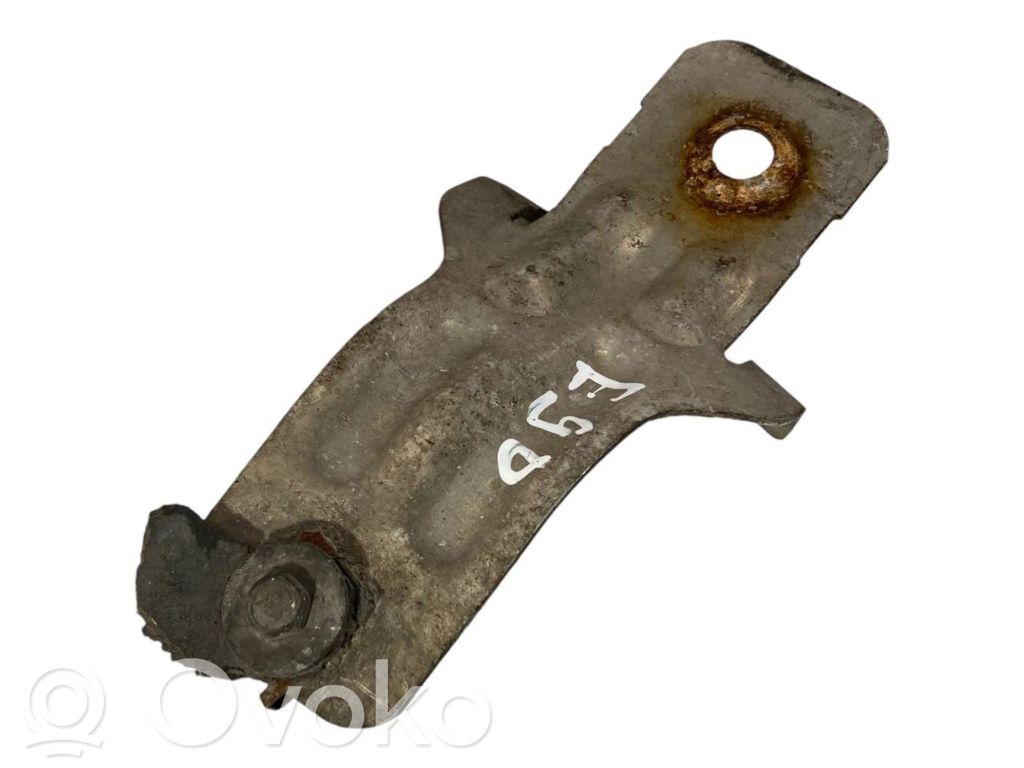 Cita veida apakšas detaļa