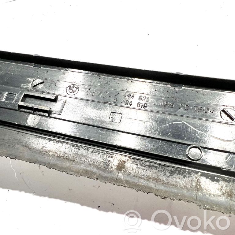 Priekšējā sliekšņa dekoratīvā apdare (iekšējā)