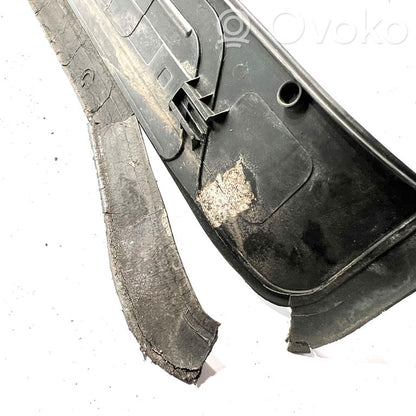 Aizmugurējā sliekšņa dekoratīvā apdare (iekšējā)